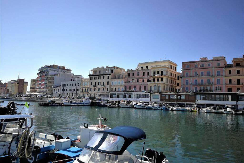Christy Suite Elegante Appartamento Nel Centro Storico Di Anzio Exteriör bild