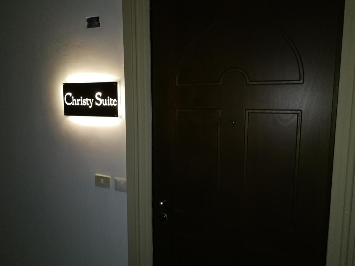 Christy Suite Elegante Appartamento Nel Centro Storico Di Anzio Exteriör bild