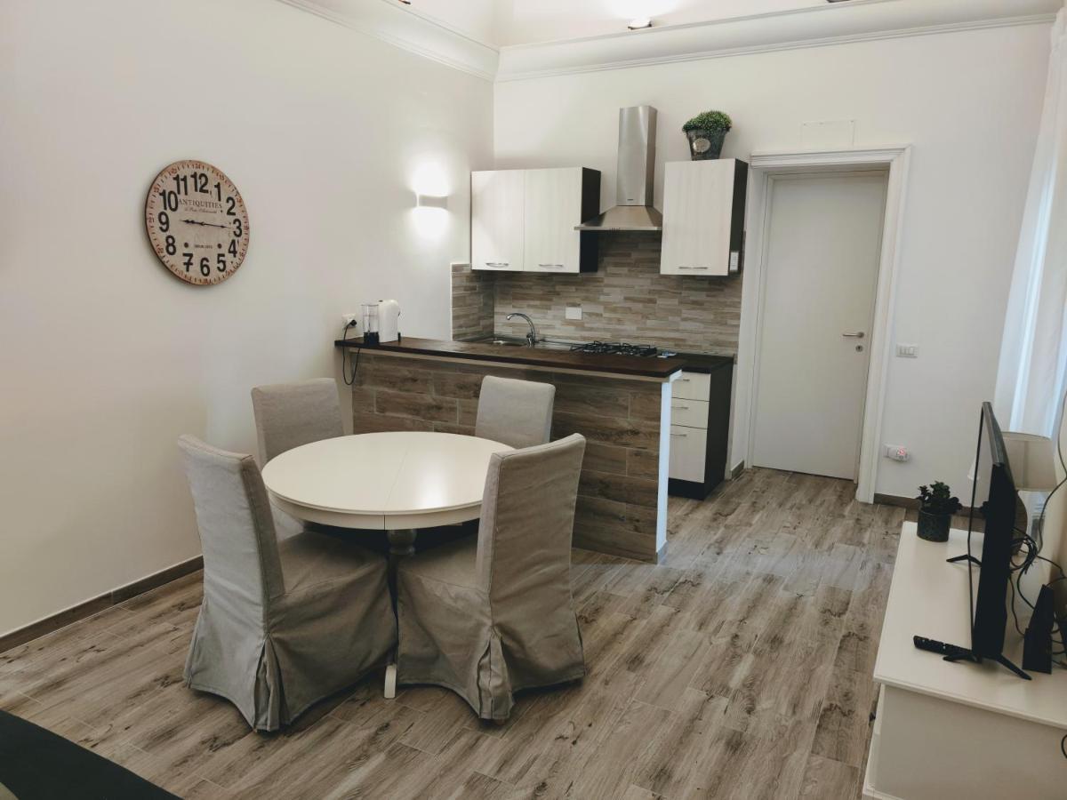 Christy Suite Elegante Appartamento Nel Centro Storico Di Anzio Exteriör bild