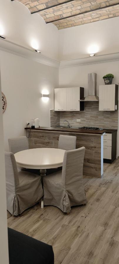 Christy Suite Elegante Appartamento Nel Centro Storico Di Anzio Exteriör bild