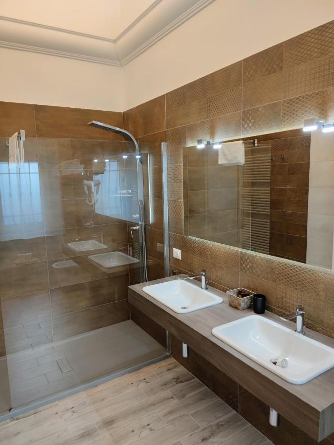 Christy Suite Elegante Appartamento Nel Centro Storico Di Anzio Exteriör bild