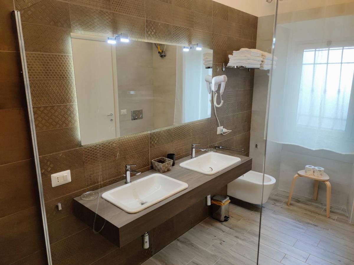 Christy Suite Elegante Appartamento Nel Centro Storico Di Anzio Exteriör bild